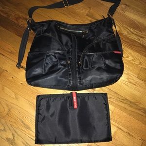 Skip Hop Versa Expandable Diaper Bag